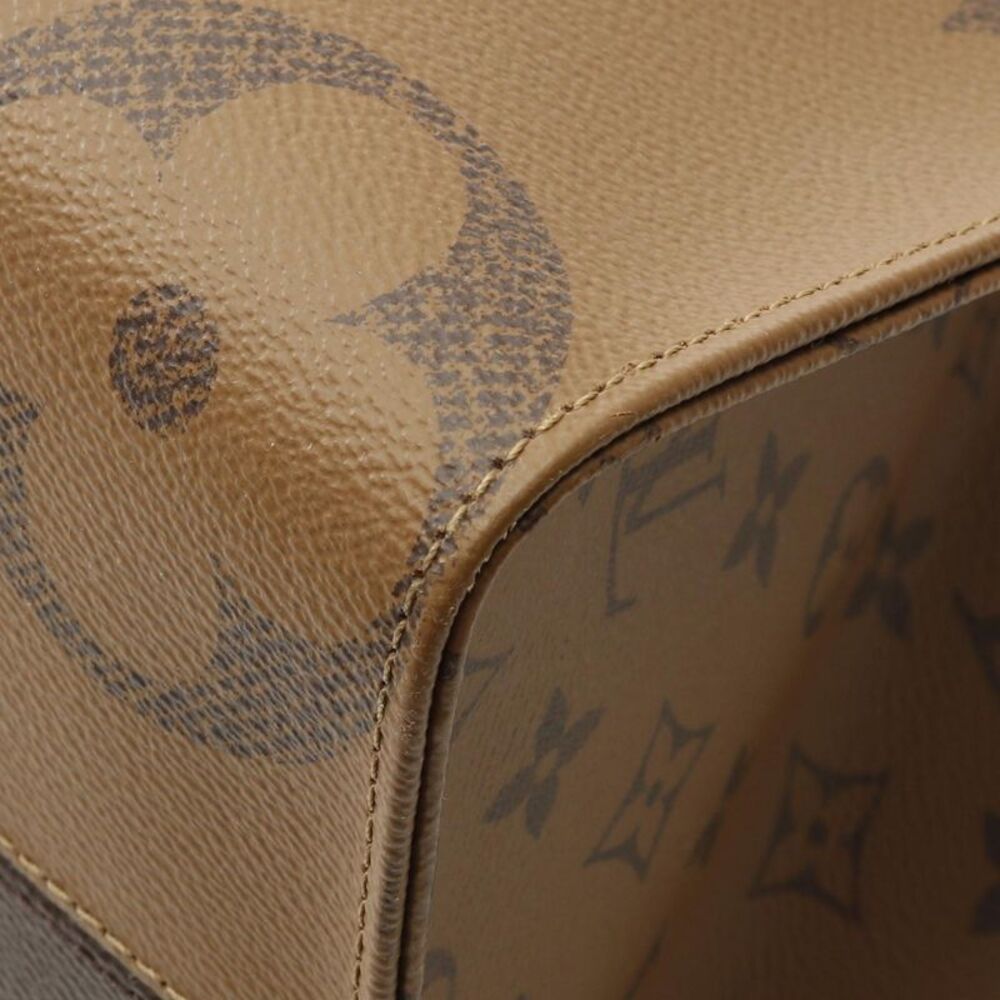 Louis Vuitton OnTheGo MM Monogram Leather Tote Bag - Picture 6 of 6